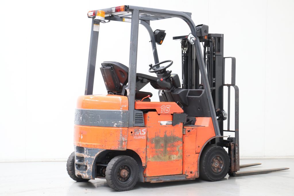 Toyota electric 4-wheel forklift