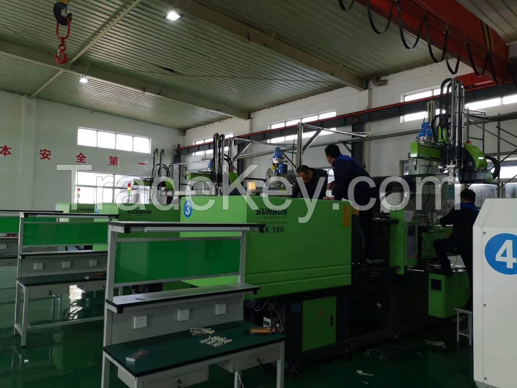 China SUNBUN Central locking structure thermoplastic injection molding machine