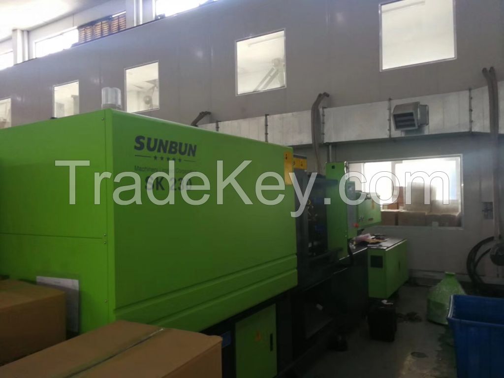 China Sunbun SK230 high quality horizontal injection molding machine 