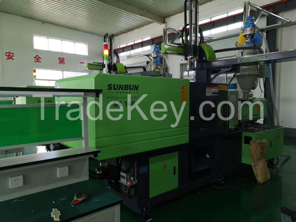 China SUNBUN Central locking structure thermoplastic injection molding machine