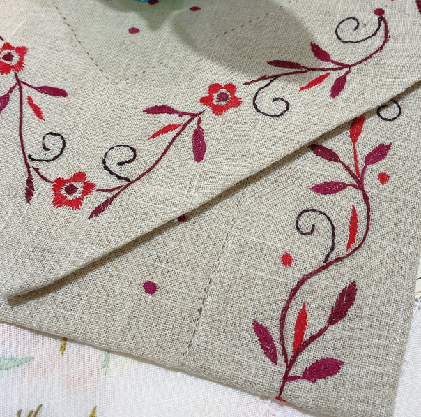 High quality classic 100% linen table runner hand-made color embroidery