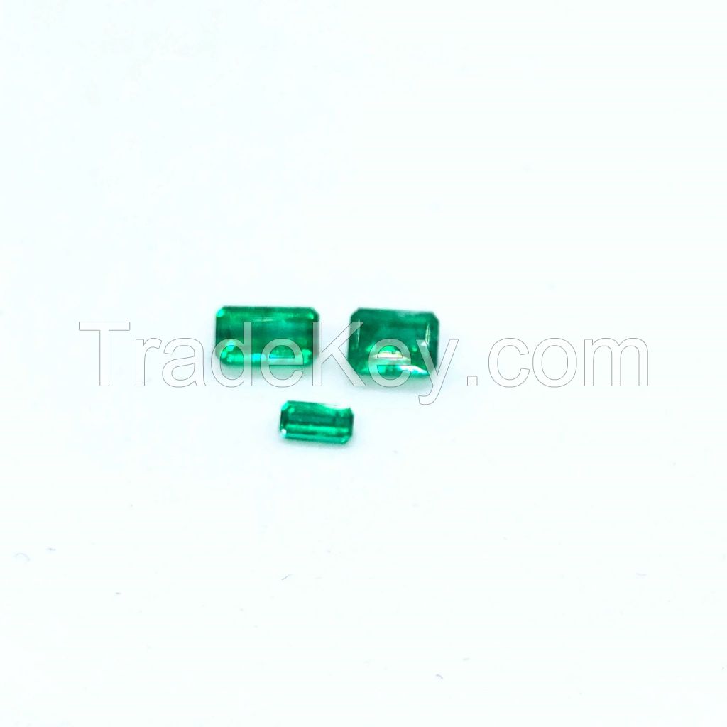 Lot of 3 natural emeralds of excellent qualities (0.86 ct)