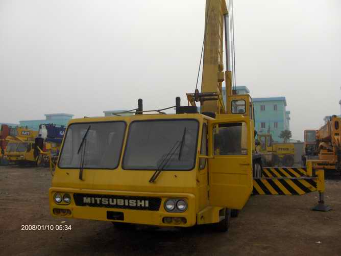 Sell 1995 KATO CRANE NK500E-II