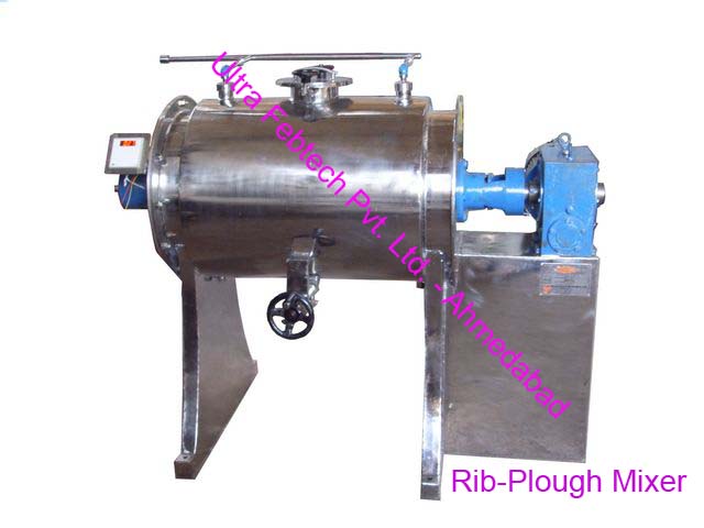 Plough shear mixer