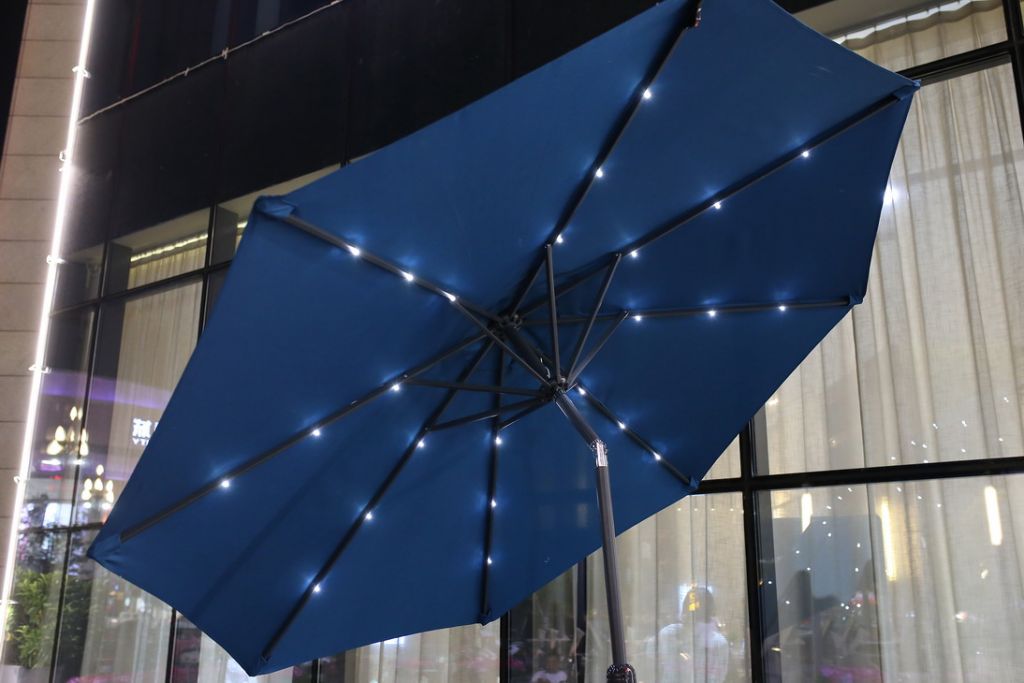 â270-8 Market Umbrella with LED light 