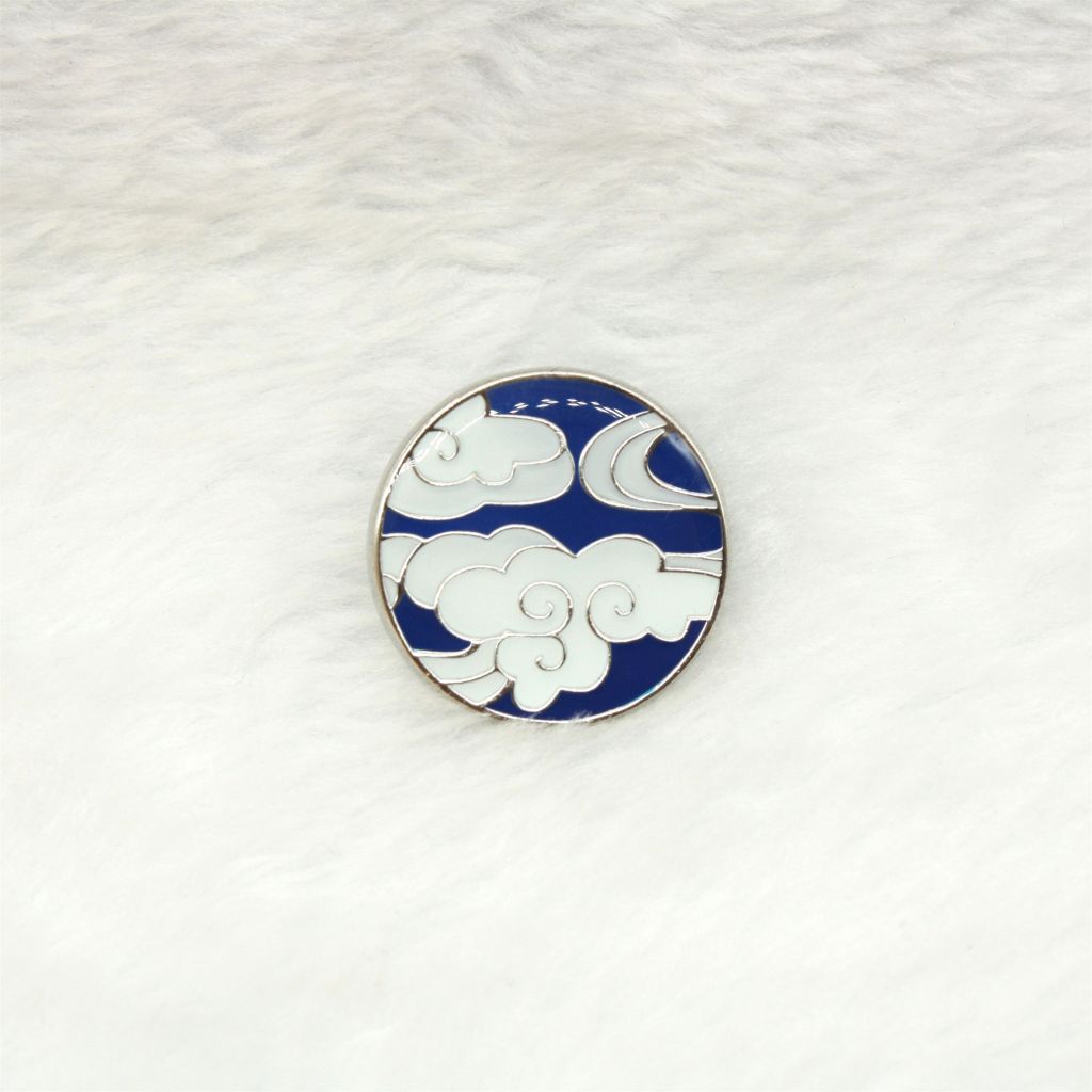 Rounded Badge with Butterfly Cap