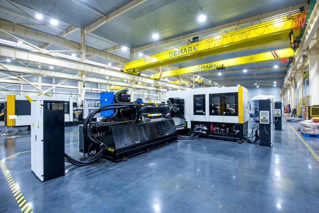 Eco efficent  PET injection molding machine