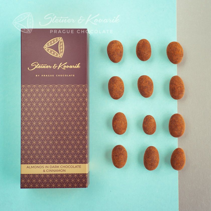 Almonds in chocolate and cinnamon