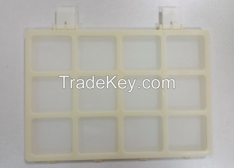 Replaceable filter box, containing two filters