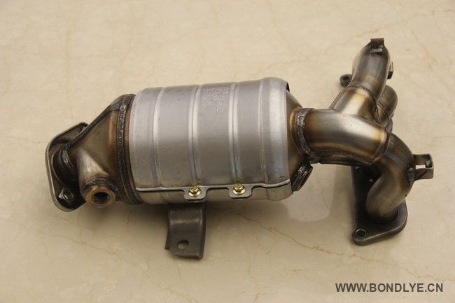 Exhaust Manifold Catalytic Conveter