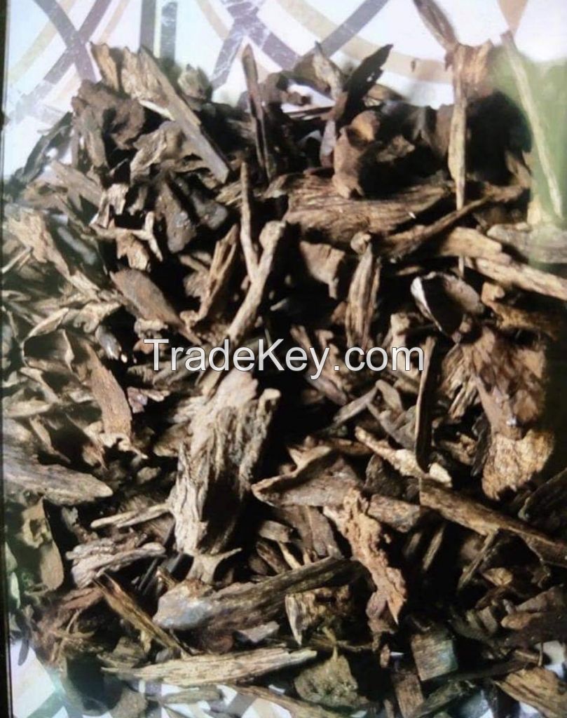 Oud High Quality Chips and flakes