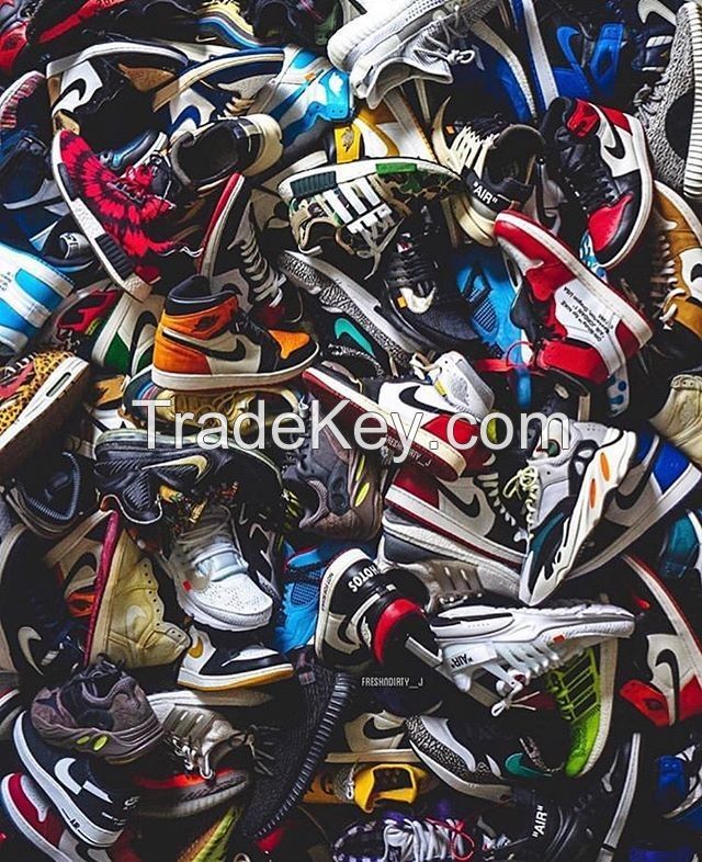 Sneaker (Tekkie) Shoe Bales