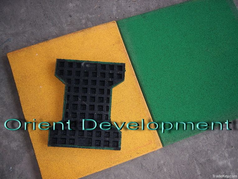 Rubber paver tile