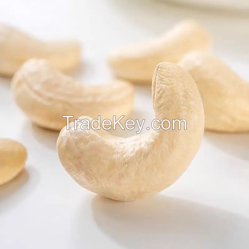 Raw cashew nuts