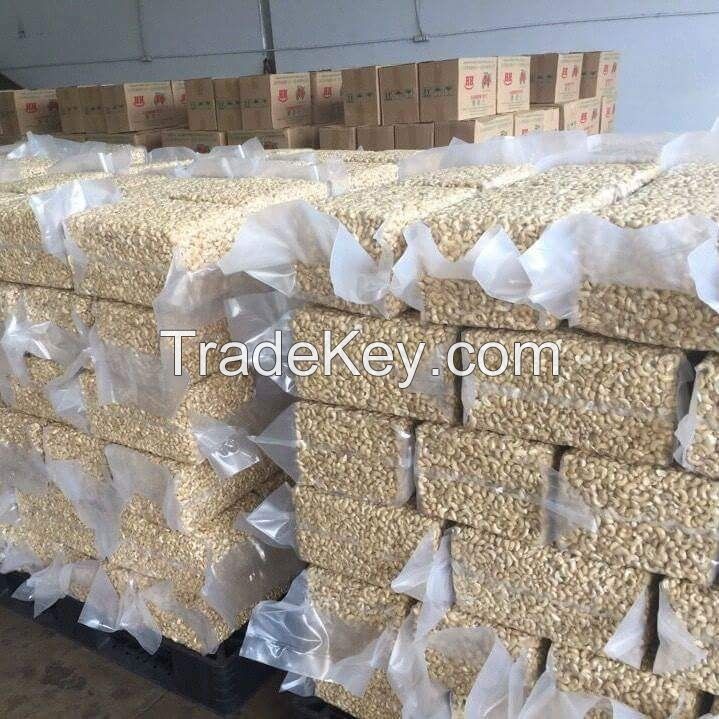 Raw cashew nuts