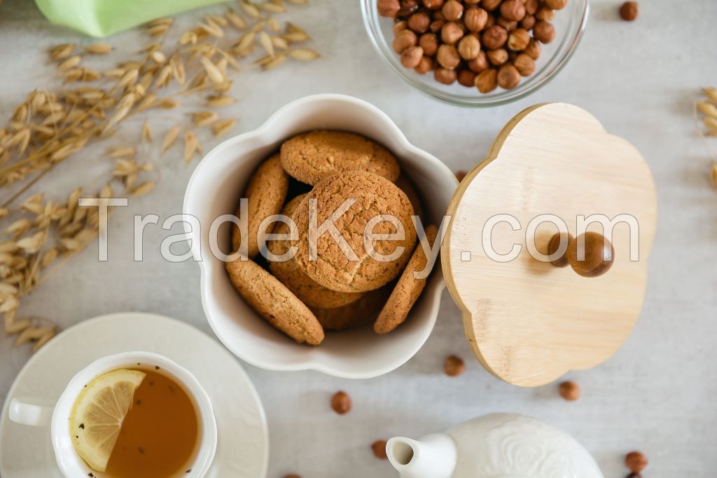 Oatmeal cookies with hazelnuts