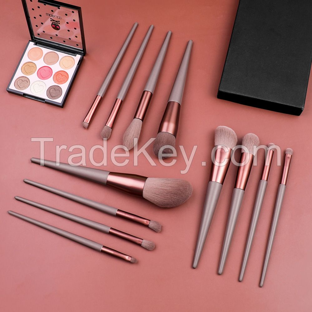 apered Green Bella Custom Makeup Brushes Set Private Label Pinky Makeup Brush Kit Make Up Tool Wooden Handle No Brand No Logo