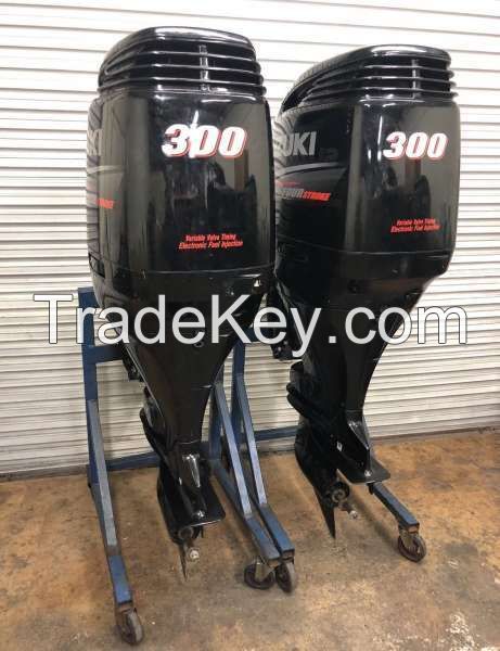 Used Suzuki 300HP 4-Stroke Outboard Motor Engine Motor is in excellent condition