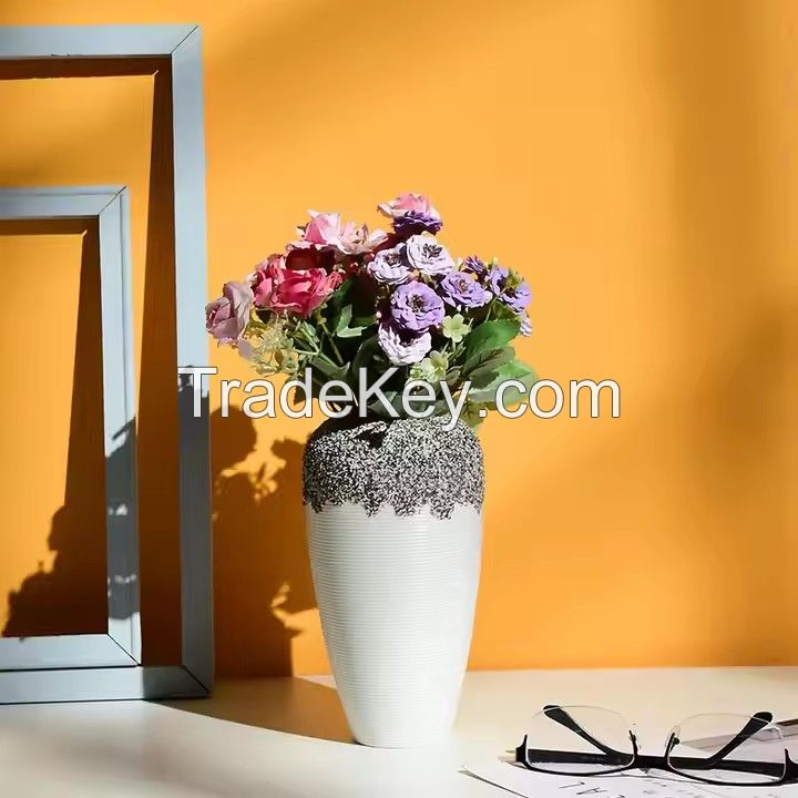 Custom logo Size Modern White Wholesale Small Ceramic Flower Vase for Luxury Home Decor with snow glaze