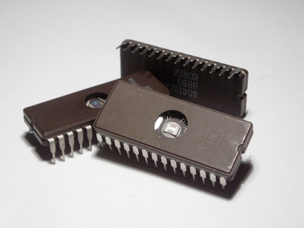 LC4512V-10TN176I  Integrated circuits