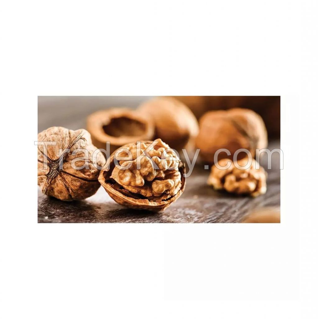 Whole and broken walnuts available for different applications