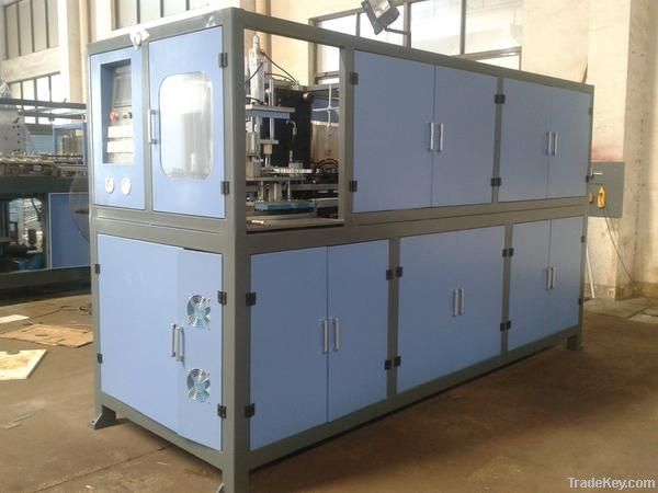 PET blow moulding machine