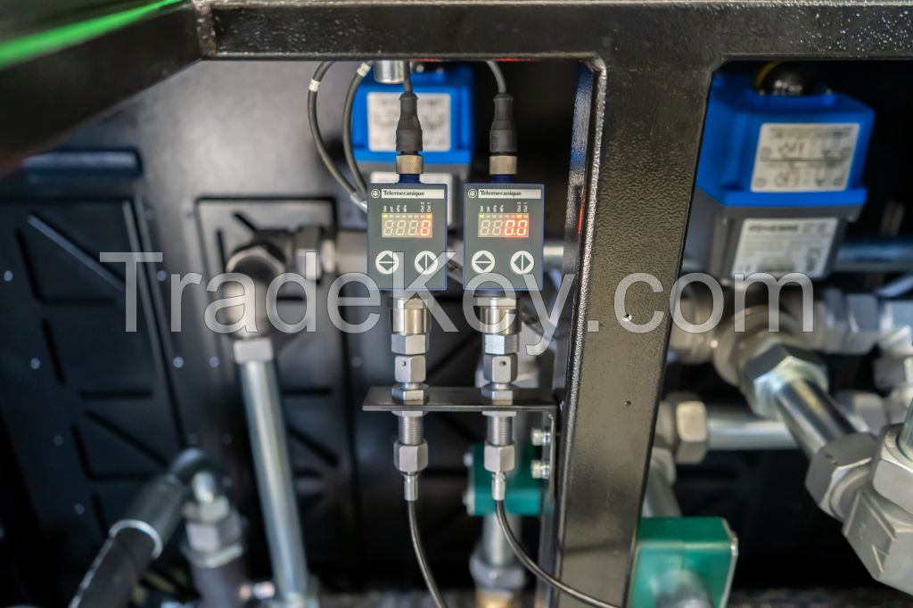 Hydraulic filtering station