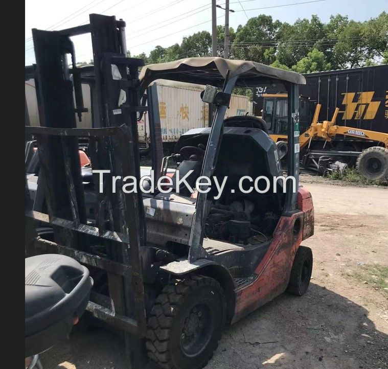 Japanese used forklift Diesel forklift 2T 8FDN20