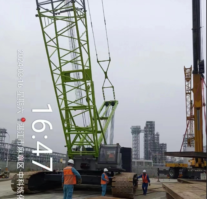 Used crawler crane QUY260 used jib crane Zoomlion 260ton crane 