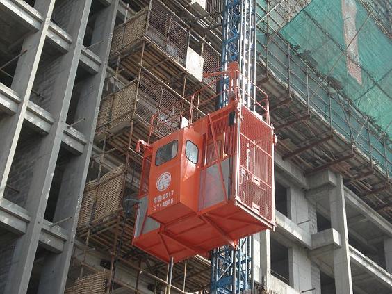 construciton hoist