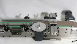 KEFAI Pneumatic Desktop Bottle Capping Machine With Conveyor 4 Roller Wheels Spray Bottle Cap Sealing Machine