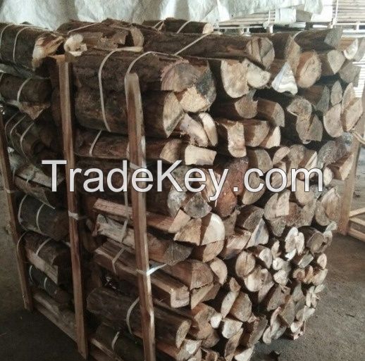 Oak Firewood logs- Kiln Dried Firewood Moisture 18% - Hardwood Firewood For Heat Energy