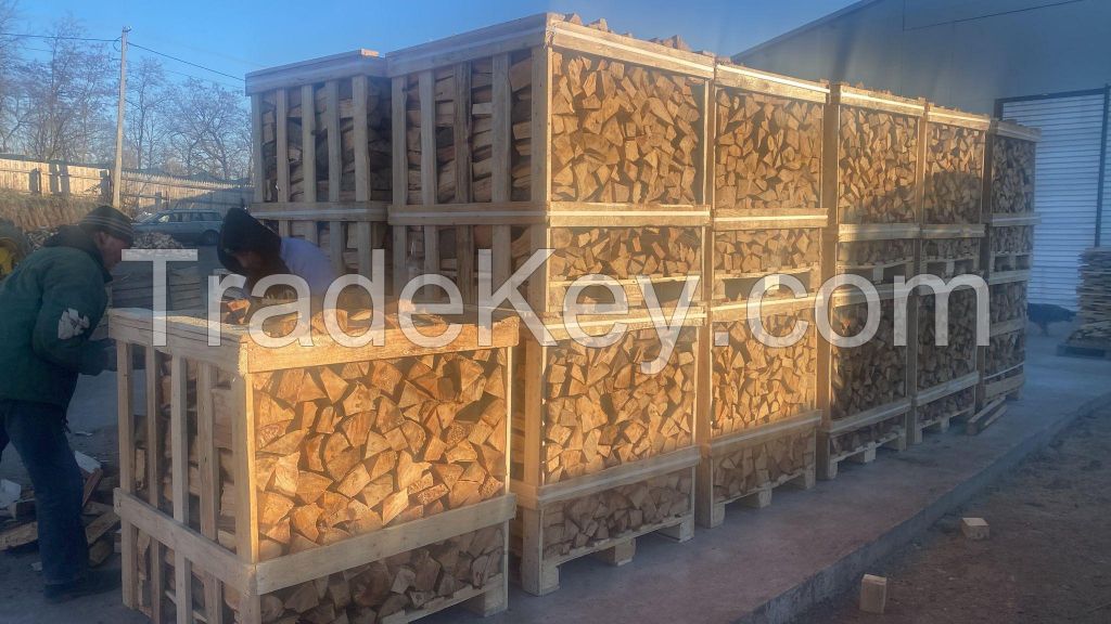 Bulk 100% oak Firewood on Pallets/nets at Cheap Prices Firewood, Pine Firewood, citrous wood