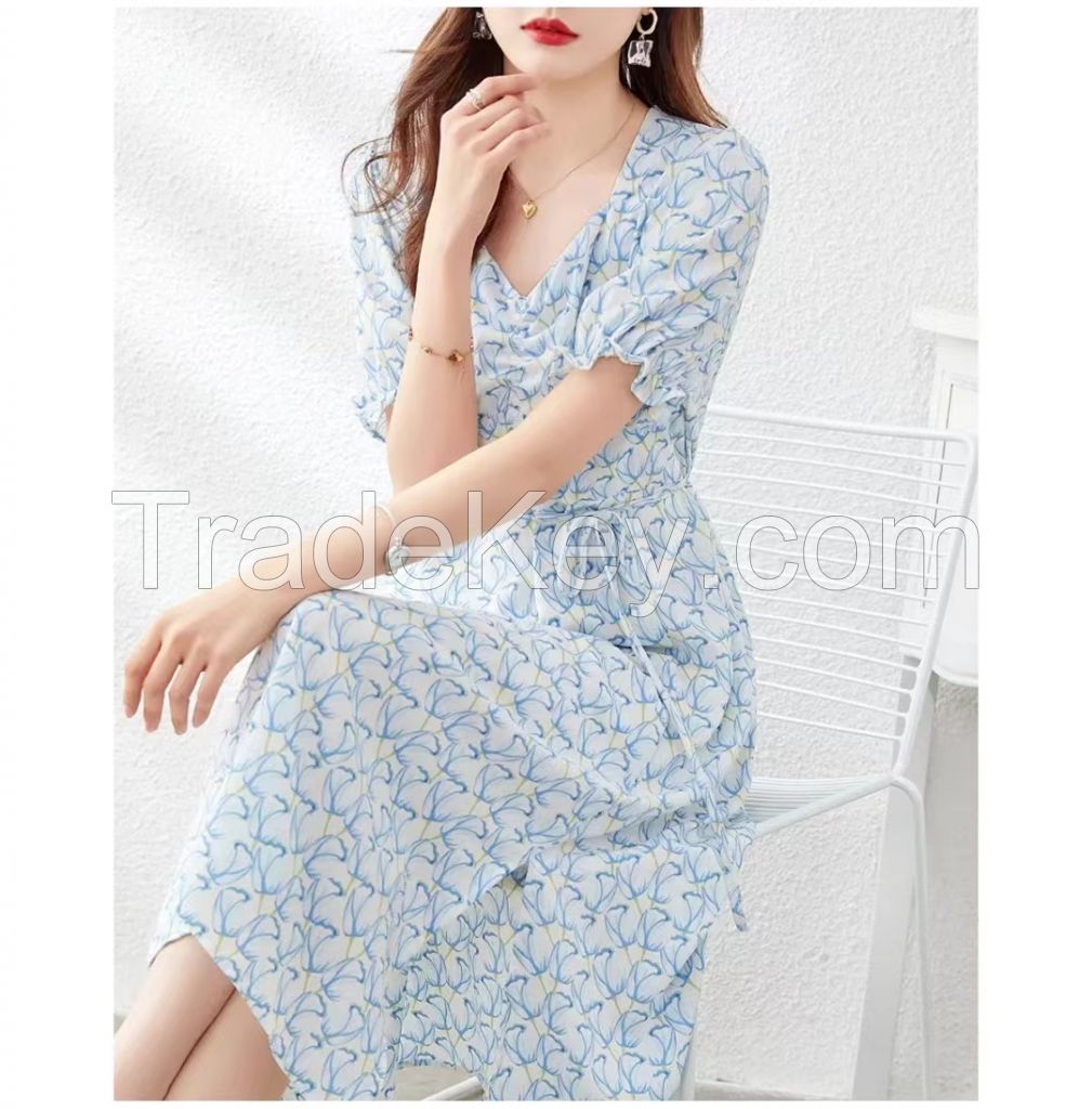 TERRE BLEUE floral dress female 2023 summer new temperament slim lace square collar high sense A-line skirt.