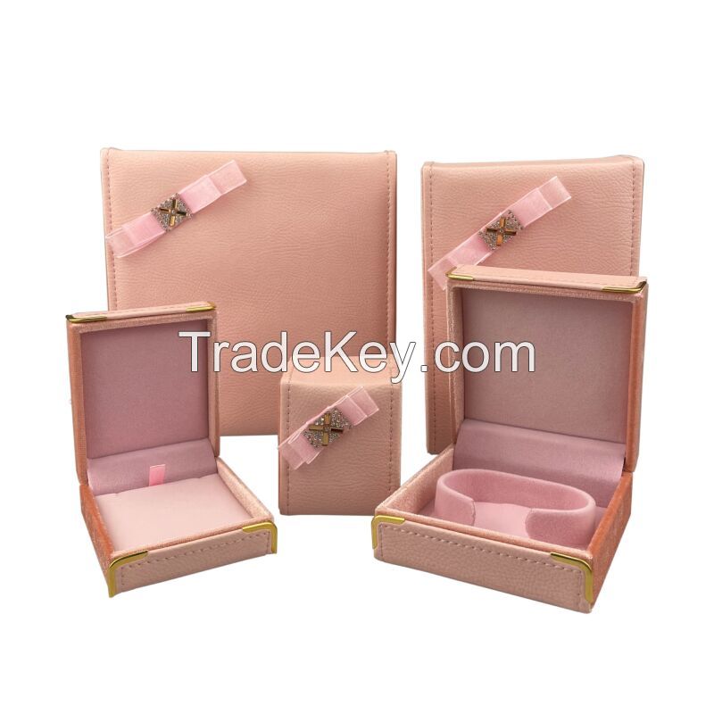 GOLDEN TRIANGLE EDGE STYLE JEWELRY BOX