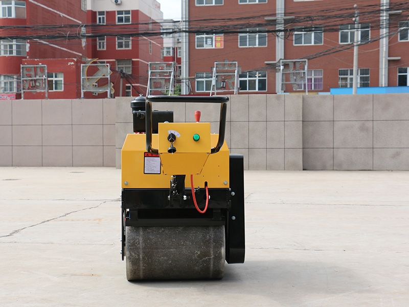 LTS06 road roller