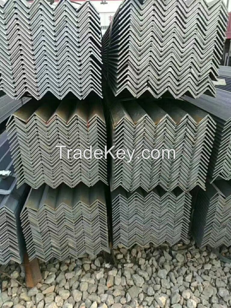 Hot Rolled Carbon Mild Q235 Ss400 Steel Angle China Equal and Unequal Angel Bar / Angle Steel / Iron Angle