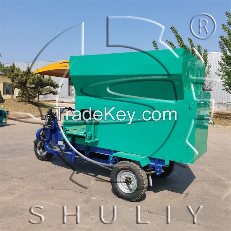 Vertical horizontal cattle feed mixer dairy farm equipment