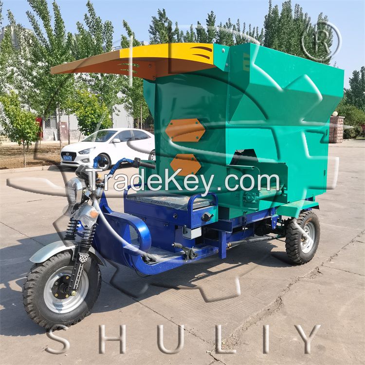 Vertical horizontal cattle feed mixer dairy farm equipment