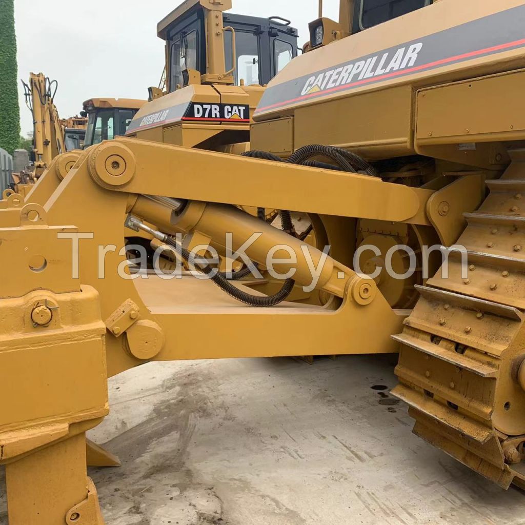 Used CAT D3C bulldozer at a low price, available CAT D3C D4C D5H D5K D5M D6D D6M D6R D7G D9R, global direct shipping