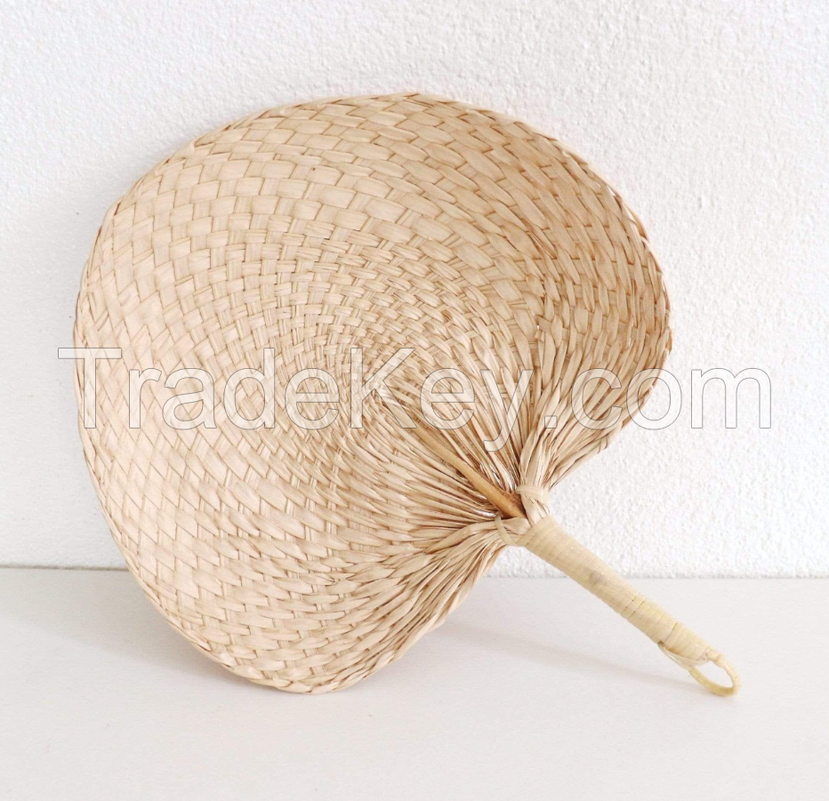 NATURAL AND ECO-FRIENDLY BAMBOO HANDFAN