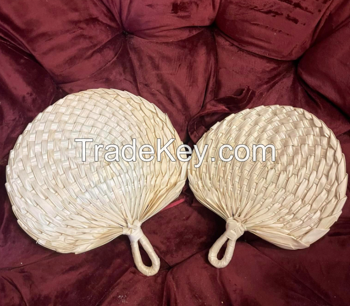 NATURAL AND ECO-FRIENDLY BAMBOO HANDFAN