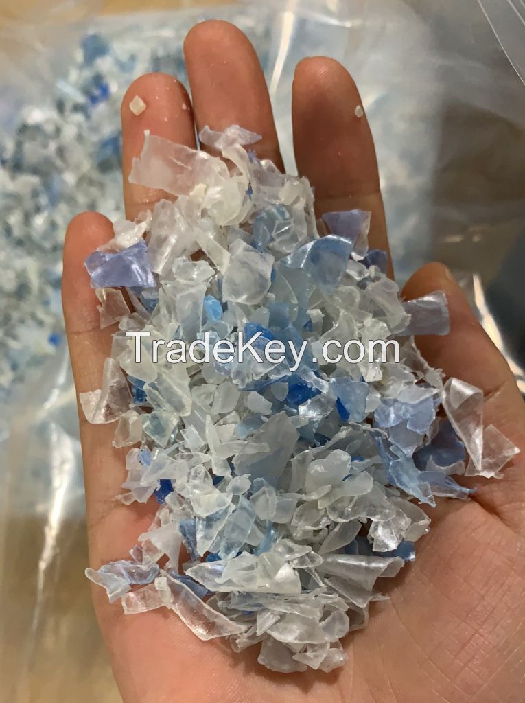 Plastic Recycled Customized Bottle Flakes Scrap Blue White Green Brown PET Crushed Flake For Produce Fiber