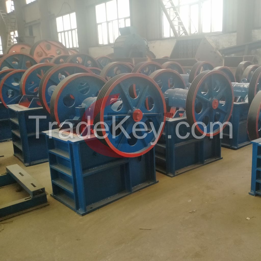 Factory Price PE 300*500 Sand Making Machine Pebble Granite Copper Ore Basalt Stone Crushing Machine Mini Mobile Jaw Crusher