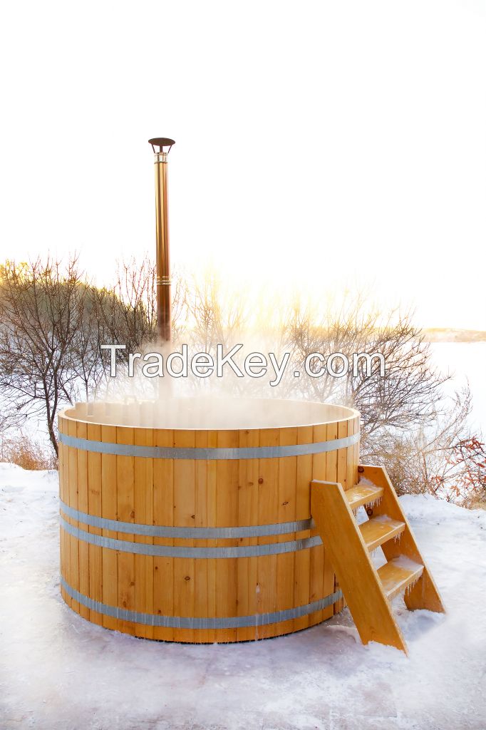 Cedar plung&Ntilde; tub with submersible wood stove