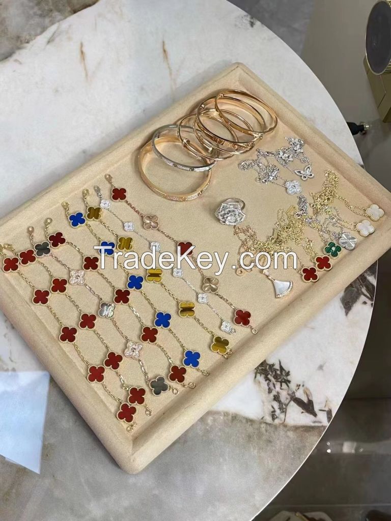 Natural stone of jewelry making elements. 