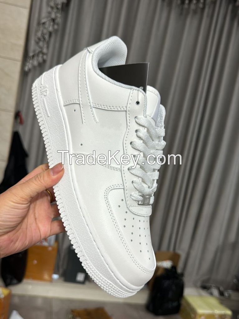 Wholesale All White Low Top Sports Shoes Fashion Running Men Women Sneakers China Factory