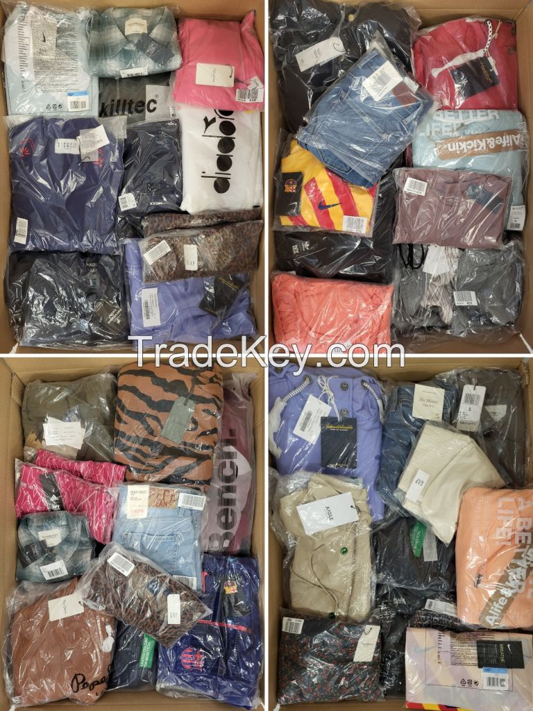 A pallet of premium women&acirc;s clothing in quality category A.