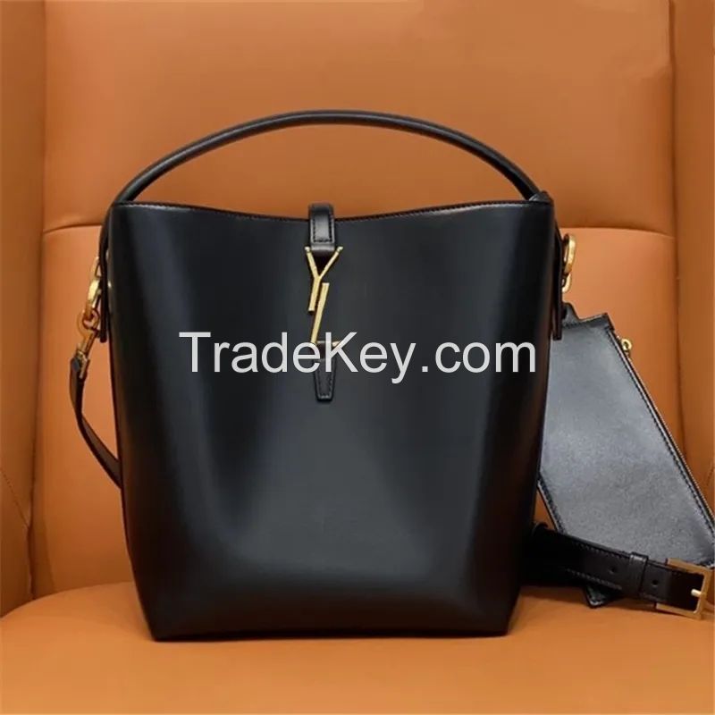 2024 new designerÂ fashion high-end leather le  women Barrel bag