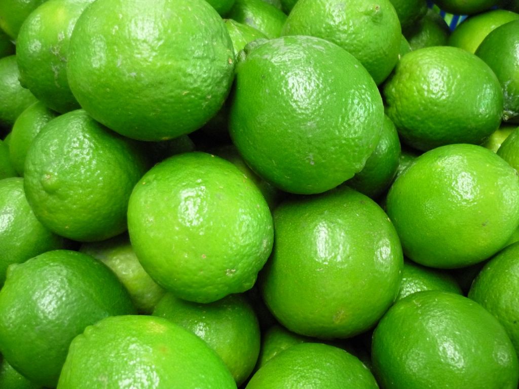 HIGHT QUALITY FRESH GREEN LEMON WITHOUT SEED FROM VIETNAM